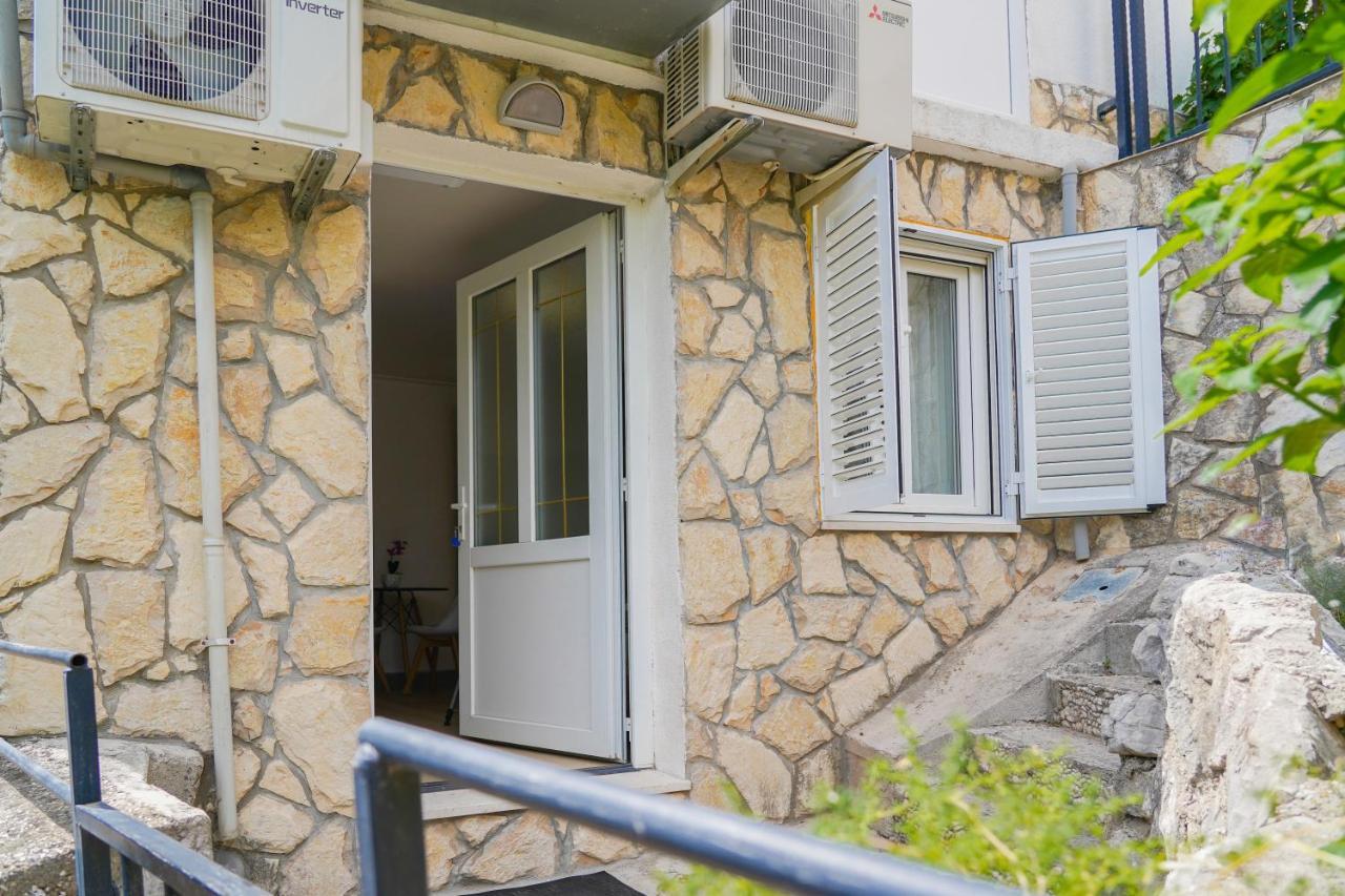فندق Studio Apartman Monika Baška Voda المظهر الخارجي الصورة