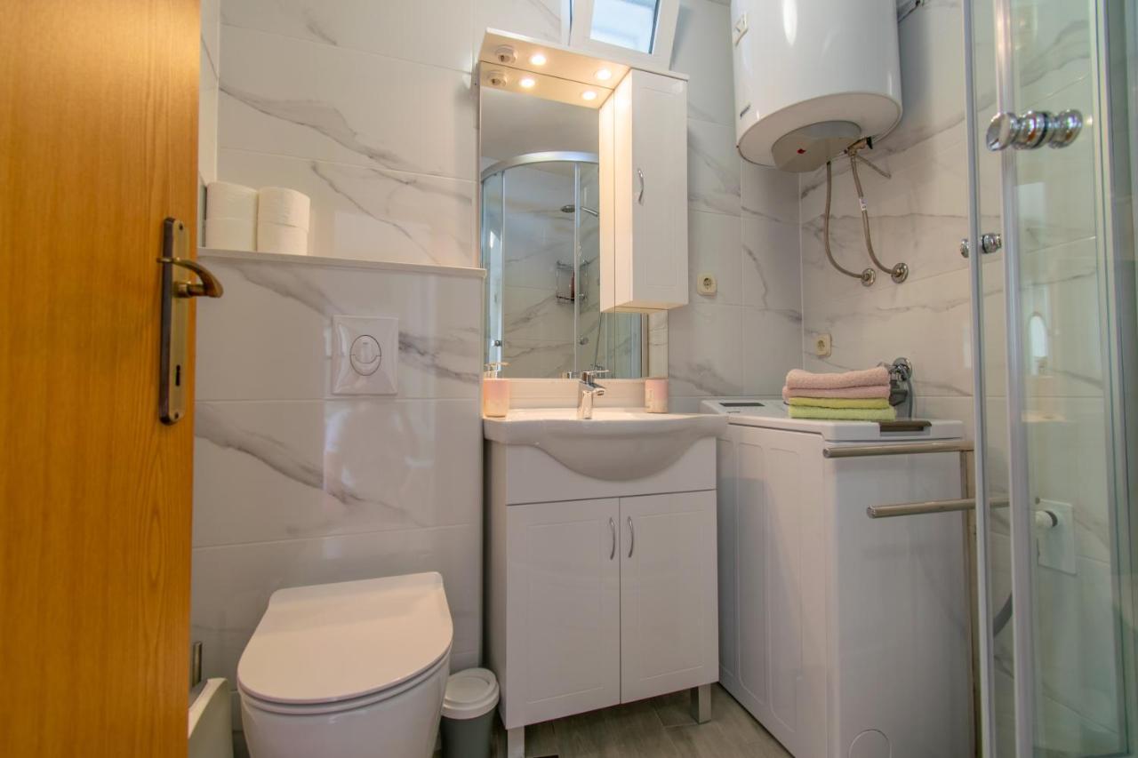 فندق Studio Apartman Monika Baška Voda المظهر الخارجي الصورة